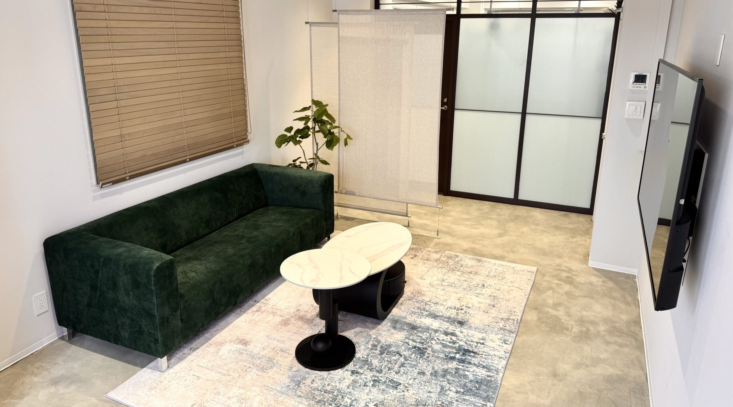 YuniT 店舗内観